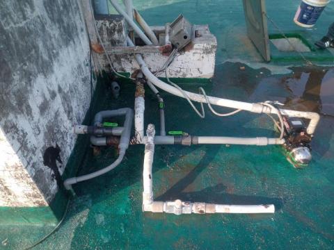 魏國峯 - 屋頂水管漏水修復