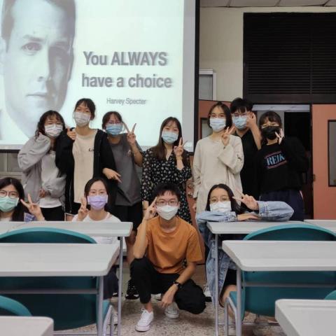 李竑璋 - 台師大特教系 簡報教學例會講師