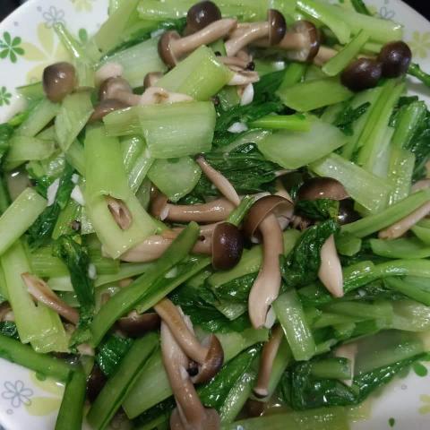 Elaine Tai - 菇菇青菜