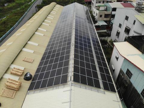 昕陽/領航太陽能發電 周特助 - 南投名間工廠屋頂出租,免費更新屋頂浪板,另有租金收入