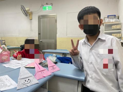 陳禹冪/諭樺 - 擔任安親班班導師，支持孩子培養創作能力