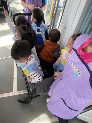 陳禹冪/諭樺 - 擔任托嬰中心實習老師帶孩子們出遊