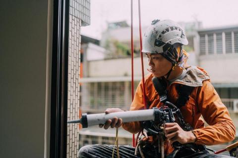 遊牧外牆工程 - 窗框填縫 遊牧外牆工程 - 窗框填縫