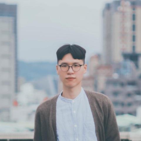 提供翻译i服務的專家Li Hsin