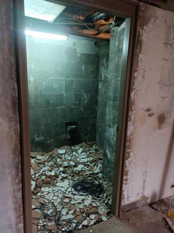 福勁工程 - 廁所打石磁磚打完 福勁工程 - 廁所打石磁磚打完