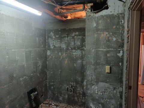 福勁工程 - 廁所打石磁磚打掉 福勁工程 - 廁所打石磁磚打掉