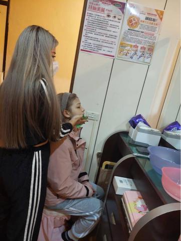 美妍小屋 - 提拉臉部、排毒，促進淋巴、血液循環，還有讓臉部肌膚更緊緻，可達到瘦小臉的功效！