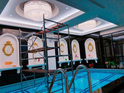 王煥緒 - 室內游泳池舊燈拆卸及水晶燈安裝