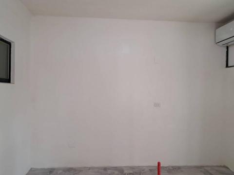 賴先生 - 除膠後牆面