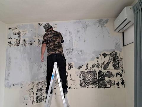 賴先生 - 除膠牆面處理