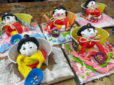 Lily - 教學成果 兒童美術立體類—女兒節娃娃