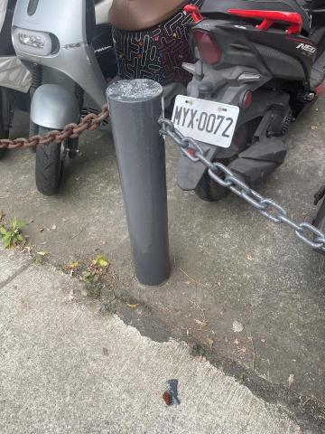 厝好油漆裝潢工程 - 公園柱體生鏽，修護與噴漆！