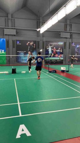 提供羽球初學者服務的專家孟孟