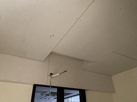 陳阿紳 - 暗架含冷氣盒、窗簾盒