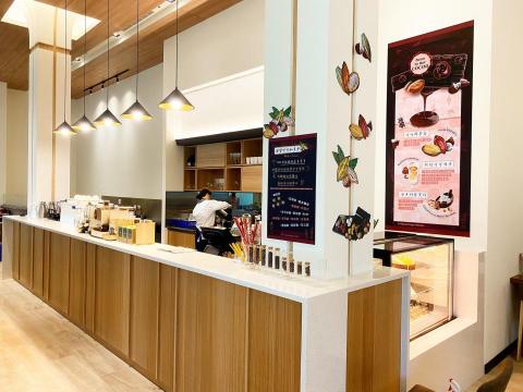 玉皇多媒體工作室 - 可可小農製程推廣專案
佈置場域：台北中和崇德發蔬食餐廳