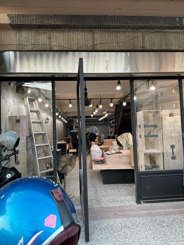 阿堯 - 軌道燈設計安裝