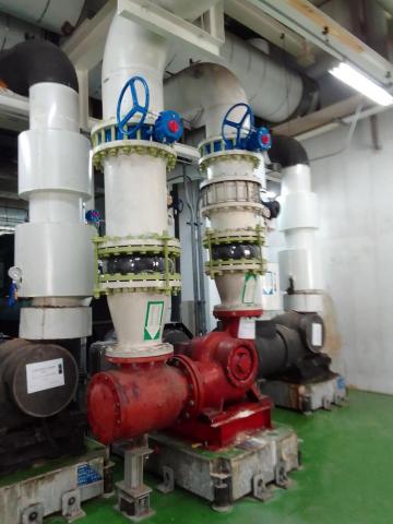 蘇凱倫 - 排水管除鏽上漆