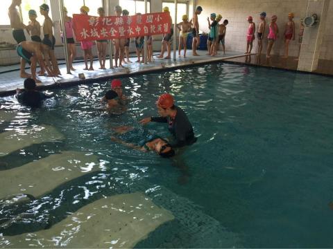 庭庭教練 - 水域安全教學