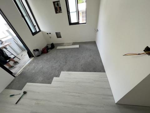 世鴻有限公司 - 