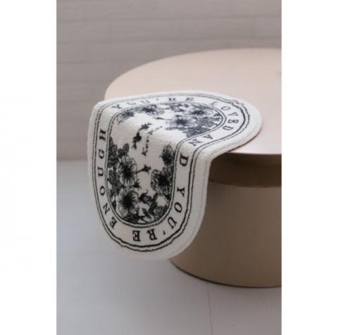 J.P.F 布朗夏爾設計有限公司 - 復古手繪絨地墊。