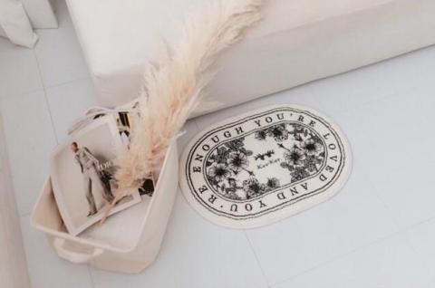 J.P.F 布朗夏爾設計有限公司 - 復古手繪絨地墊。