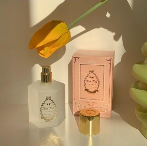 J.P.F 布朗夏爾設計有限公司 - 香水包裝與瓶身設計，甜美風格。