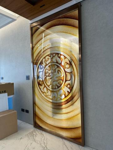 明達金屬工程 - 林口鍍鈦玻璃電動門