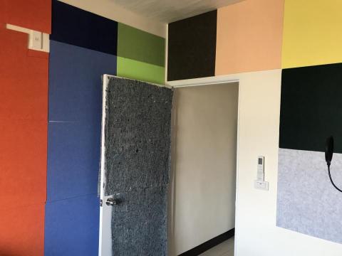 温力龍 - 錄音室照2