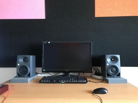 温力龍 - 錄音室照1