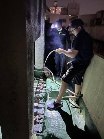 一流環保工程行 - 水刀清潔,可清潔一般通水管無法處理的賭塞(例如:水泥,PU皮賭塞)
水泥常於新房工程時造成流入阻塞,建議新房交屋前要實行驗屋