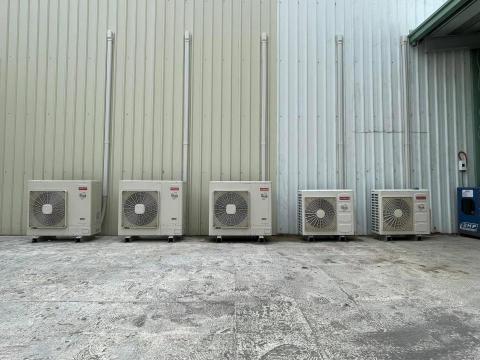 歐陽先生 - 某牌機車概念店