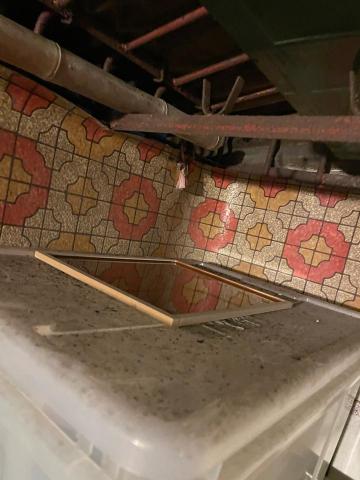 恆杰環衛有限公司 - 鼠出沒路徑放置陷阱