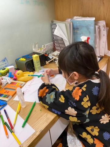 黃琬靖 - 大班學生以繪圖的方式來加強節慶相關單字學習