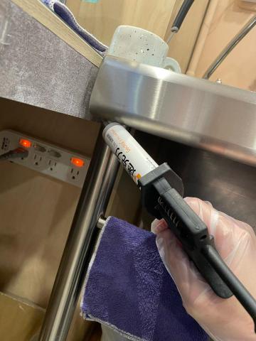 恆杰環衛有限公司 - 施點蟑螂誘餌於躲藏處加強防治