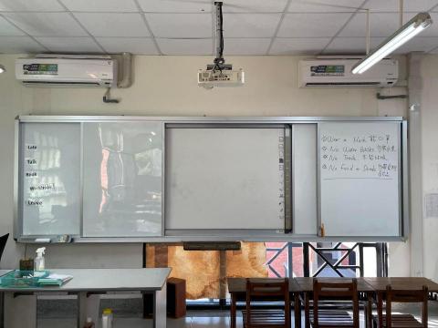 歐陽先生 - 學校教室