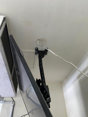 卓晉賢 - 吸頂電視架安裝。