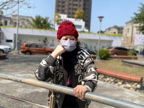 許舒琳 - 可以自行扶著走路