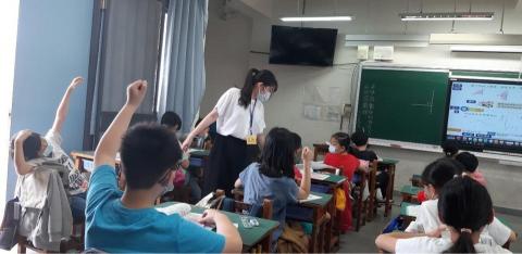 曹誼鈴 - 國小實地實習