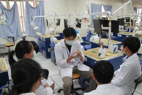 馮文風_台大牙醫系 - 