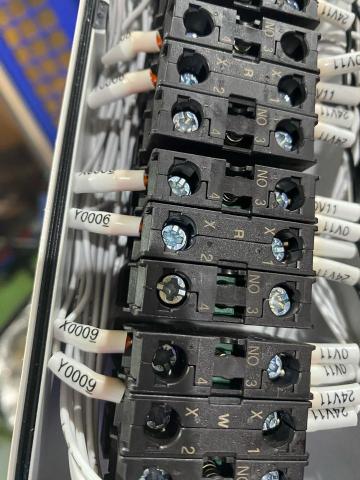 施閔仁 -  自動化配線