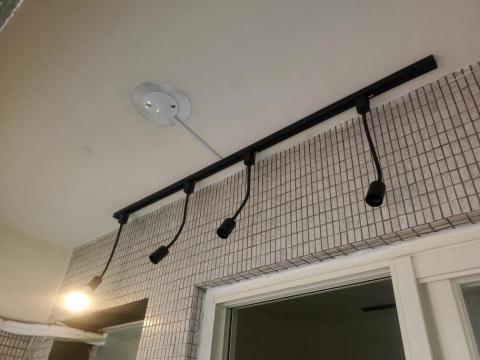 王振昌 - 連工代料安裝軌道