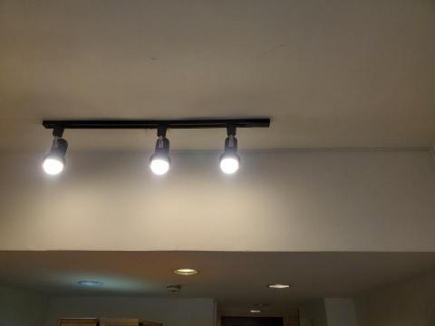 王振昌 - 連工代料安裝軌道