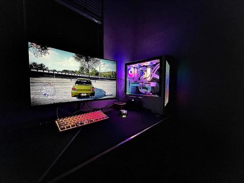 董文哲 - 自組電腦