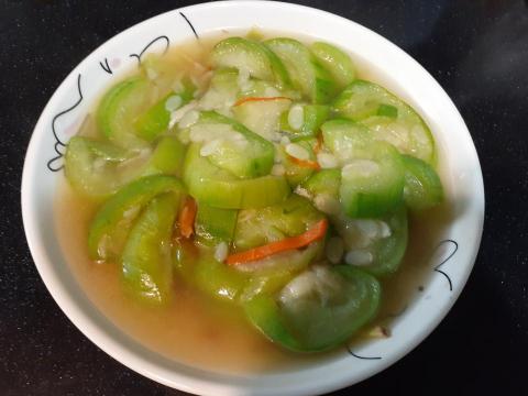 小圓 陳 - 蒸絲瓜