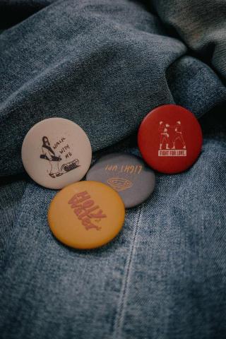 張安 - 徽章設計