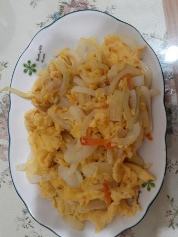 小圓 陳 - 營養滿分洋蔥炒蛋
