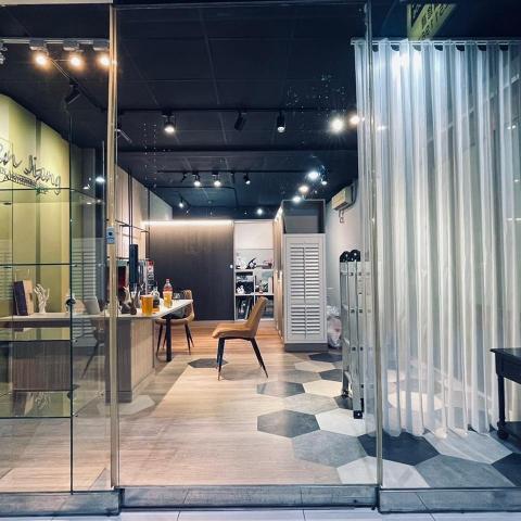 提供8891嚴選服務的專家康偉豪