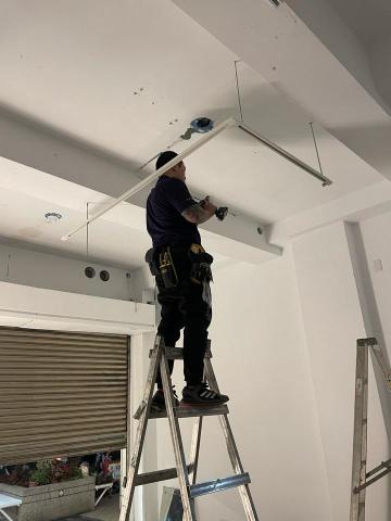 永詮工程行 - 美甲店安裝軌道燈