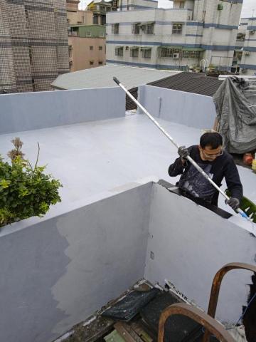 策略防水工程事業群 - 新莊民安東路，pu施作