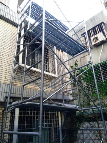 策略防水工程事業群 - 板橋豪美社區，施工鷹架搭建